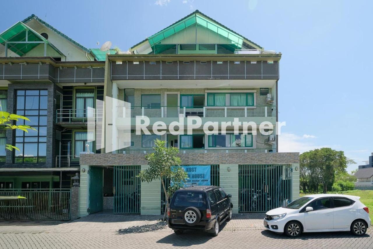 Pondok Hijau Syariah Mitra Reddoorz At Citraland 수라바야 외부 사진