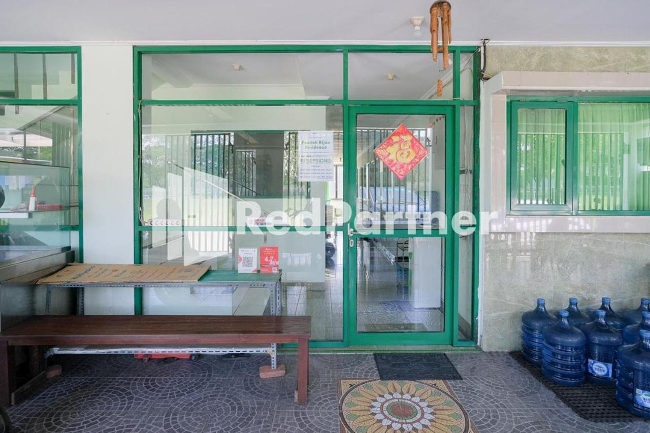 Pondok Hijau Syariah Mitra Reddoorz At Citraland 수라바야 외부 사진
